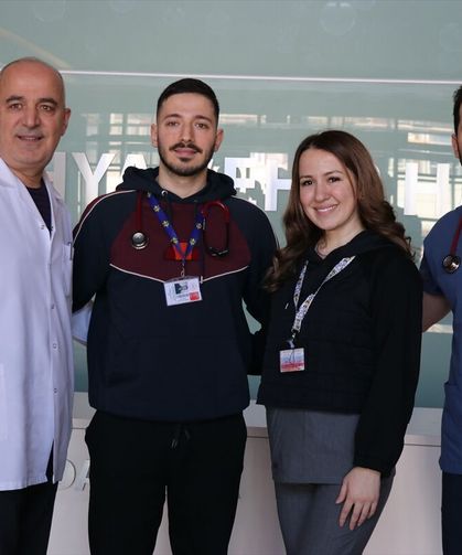 Uşak'tan da zaman zaman hastaların gittiği Kütahya Şehir Hastanesi'nde baba ve 3 çocuğu görev yapıyor