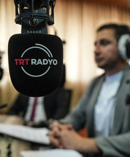 Uşak ve diğer illerdeki milyonların dinlediği TRT İzmir Radyosu 75'inci yılını kutluyor