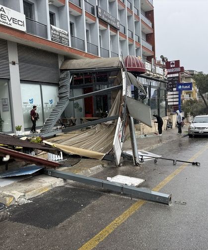 Uşak'ın komşusu Denizli'de rüzgar hayatı olumsuz etkiledi