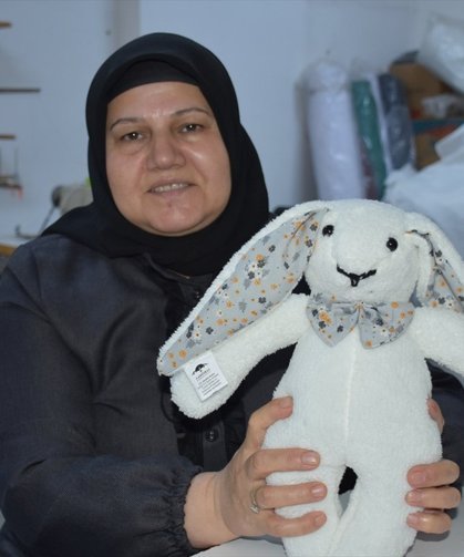 Sandıklı'da üretim yapan kadınların yaptığı ürünler, büyük ilgi görüyor