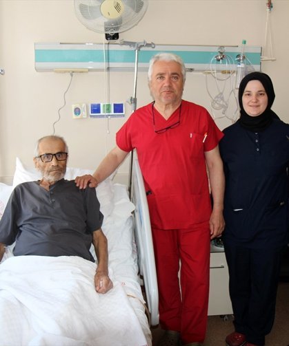 Denizli'de dalağı 6 kiloya kadar çıkan Nail Kafalı, Op. Dr. Ali Çeldir'in yaptığı operasyonla iyileşti