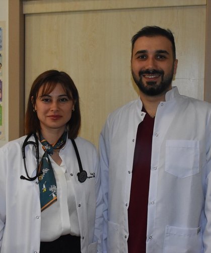 Üniversitede tanışan tıpçı çift, Afyon Sandıklı'da çalışıyor