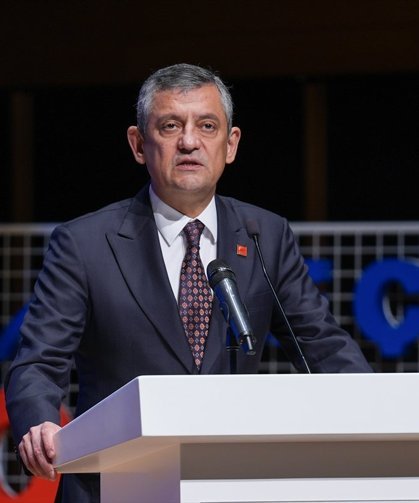 Özkan Yalım konusunda eleştirilen Özel, İzmir'deki CHP'li belediyeleri uyardı!