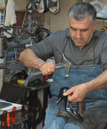 Pehlivanların kispetleri Uşak'ın komşusu Demirci'de dikiliyor