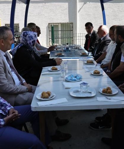 Kütahya Belediye Başkanı, Bayram boyunca ekiplerini ziyaret etti