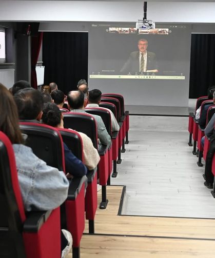 Uşak’ta Eğitim Kurumları Yönetici Yetiştirme Programı başladı