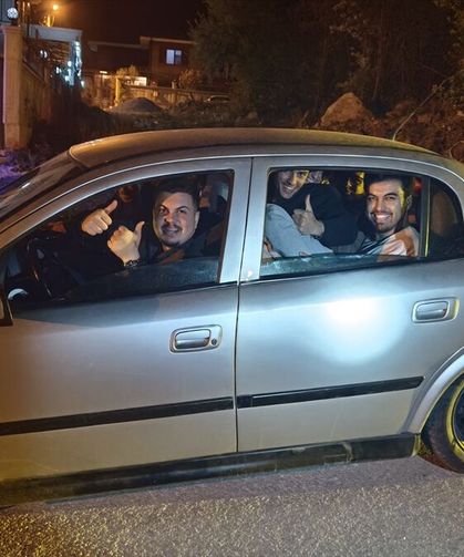 Uşak'ın komşusu Kütahya'da üniversiteliler 1 otomobile 8 kişi binince!