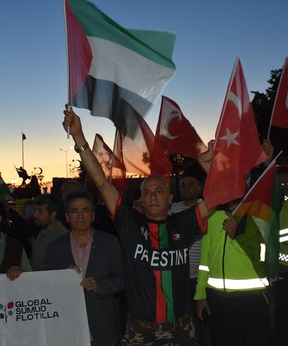 İsrail'in Küresel Sumud Filosu'na saldırısına tepki gösterildi