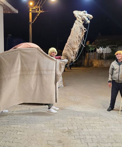Demirci'de Kukla Deve geleneği, Kurban Bayramı'nda da devam ediyor