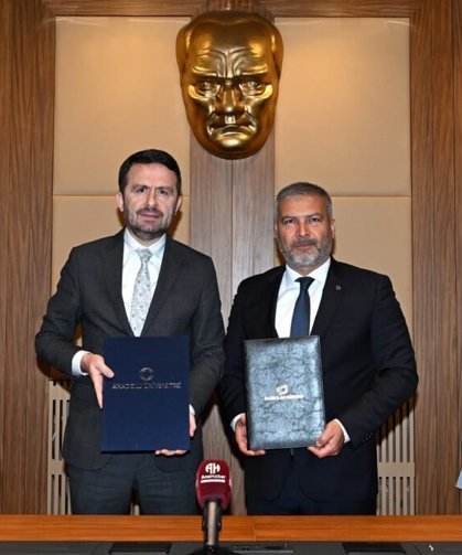 BİK ve Eskişehir Anadolu Üniversitesi'nin imzaladığı protokolle iletişim öğrencileri için işbirliğine gidildi