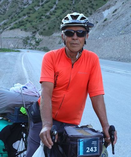 İzmir Kınıklı Mesut Dinçer, bisikletiyle Van'a kadar gitti!