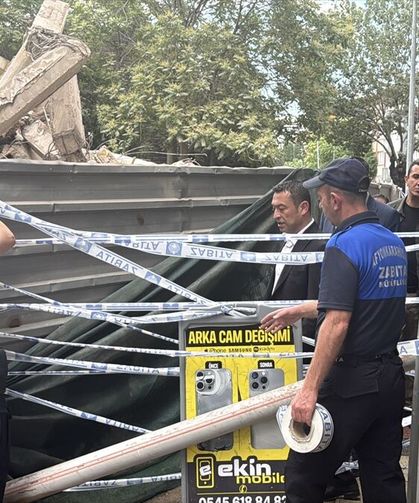 Afyonkarahisar Dumlupınar'daki yıkımda otelin yanındaki bazı işyerleri zarar gördü