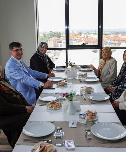 Kütahya'nın dünü ve bugününü altın kızlarla konuştu