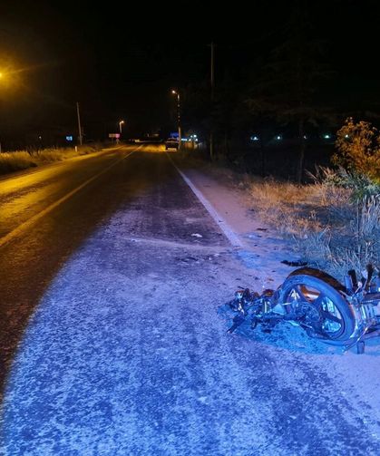 Afyonkarahisar'da otomobil ile motosikletin karıştığı trafik kazasında, motosiklet sürücüsü hayatını kaybetti