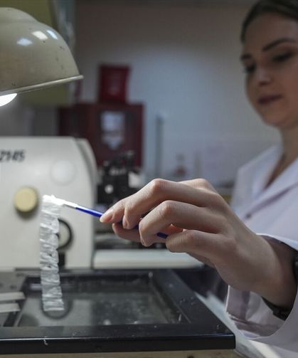 Ege Üniversitesi'ndeki ekip, 20'lik dişten elde ettikleri kök hücreyle çikolata kistine çözüm buldu