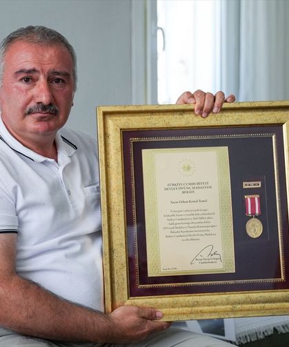 Bornovalı 15 Temmuz Gazisi Orhan Kemal Temel, Vali Hüseyin Avni Coş’la yaptığı görüşmeyi anlattı