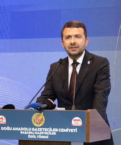 Dijital dönüşüm ne kadar hızlı olursa olsun, gazeteciliğin özü aynı kalacaktıri