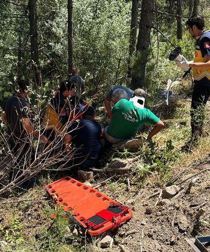 Kütahya'nın Domaniç ilçesinde kaza yapan traktörün sürücüsü yaralandı