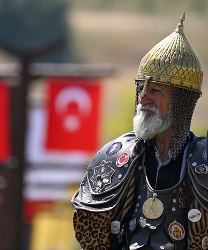 Tavaslı Hasan Keskin, Malazgirt ruhunu kıyafetleriyle yaşatıyor