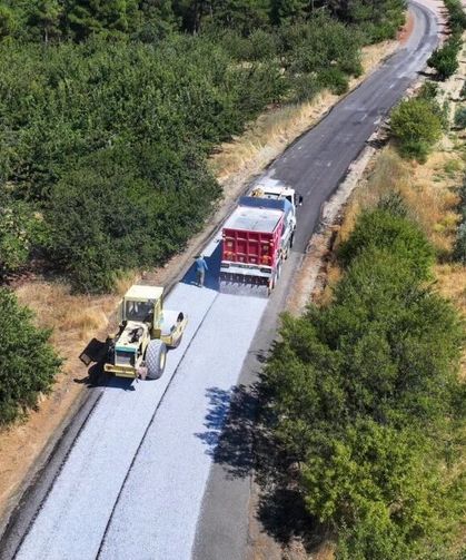 Gördes'in Karayağcı ve Kayacık arasındaki yol yapılıyor