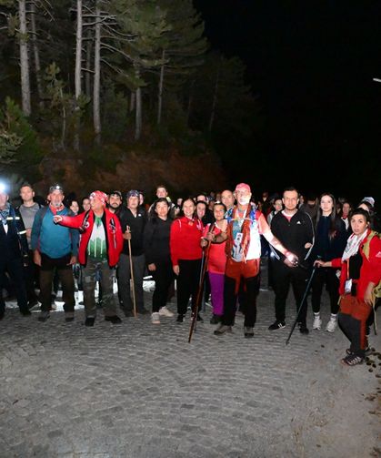 Gediz Ovası'ndan yükselen Spil Dağı'nda gün doğumu yürüyüşü