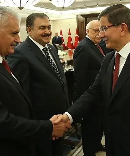 Ahmet Davutoğlu, Binali Yıldırım'a 20 bin TL tazminat ödedi