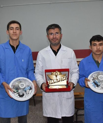 Afyonlu öğrencilerin enkaz altından afet merkezine mesaj ileten proje