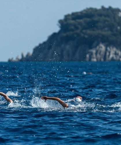 Marmaris ve Fethiye'deki yüzme şampiyonasında 2 bin 400 sporcu mücadele ediyor