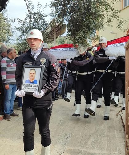 Ödemiş'te hayatını kaybeden polis memuru Süleyman Yalçın son yolculuğuna uğurlandı