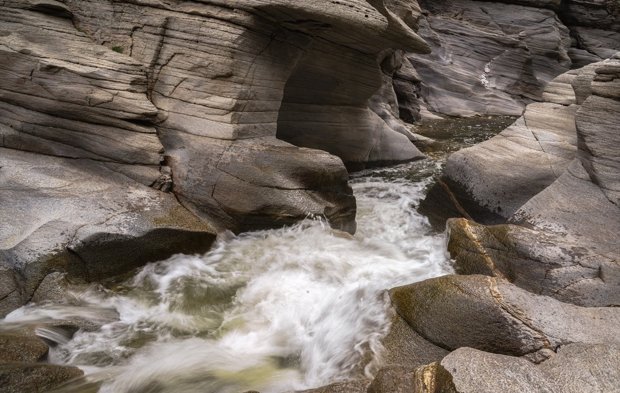 Suyun sanat eserine dönüştüğü kayalar: Taşyaran Vadisi
