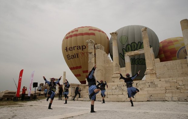 Pamukkale'deki antik kent, geceleri de ziyaret edilebilecek