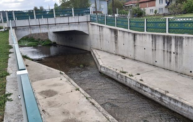 Uşak'ta Dokuzsele deresi temiz ve yoğun akıyor! Vatandaş pahalılıktan pikniğe zor gidiyor!