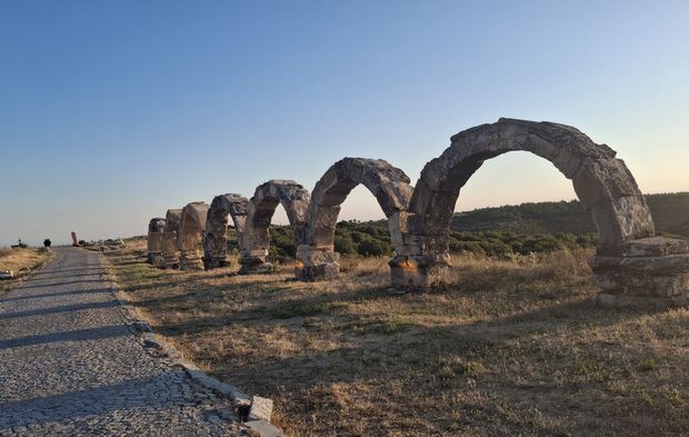 Uşak'ın antik kenti Blaundos, tarihi dokusuyla ziyaretçileri büyülemeye devam ediyor
