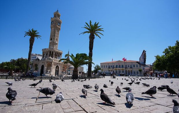 Uşak'a 3 saat mesafede bulunan İzmir'in dünü ve bugünü!