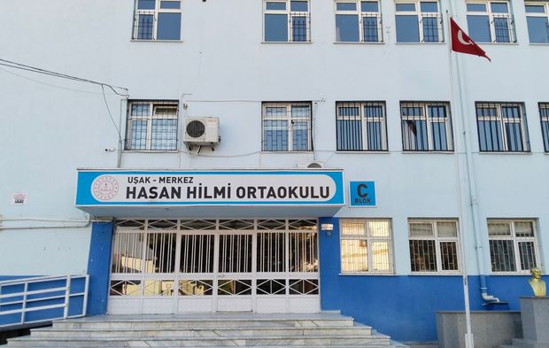 Uşak Hasan Hilmi İlk ve Ortaokulu binaları yıkılıyor