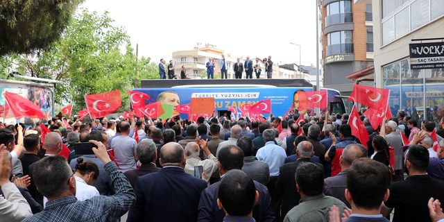 Gençlik ve Spor Bakanı Kasapoğlu, Alaşehir ve Salihli'de vatandaşlara seslendi: