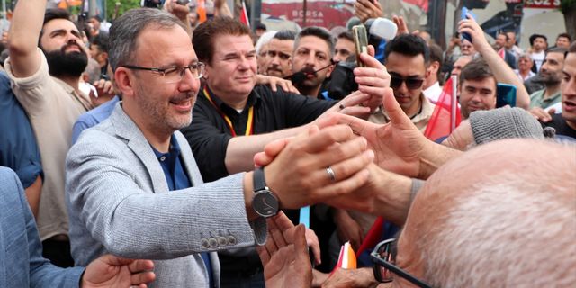 Gençlik ve Spor Bakanı Kasapoğlu, Akhisar'da Vatandaşlara Seslendi:
