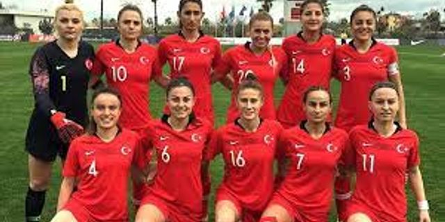Turkcell Kadın Futbol Süper Ligi'nde şampiyon yarın belli olacak