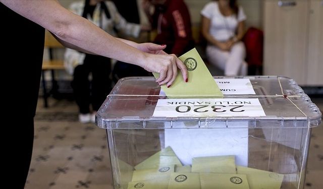 Uşak Banaz Cumhuriyet Mahallesi'nde muhtarlık seçimi yenileniyor! 6 aday seçmenden oy istiyor!