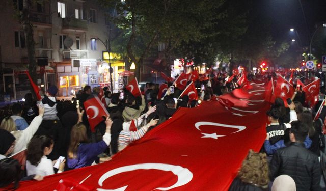Kütahya'da Zafer Bayramı için fener alayı düzenlendi