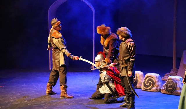 İzmir Devlet Tiyatrosu'nda bu hafta dolu dolu programlar var