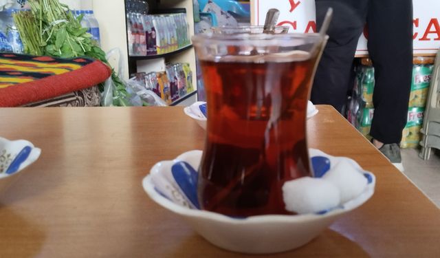 Uşak'ta emekliye 1 TL'den çay satışı başlıyor