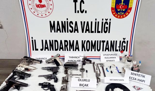 Silah kaçakçılığı operasyonunda 8 tabanca ele geçirildi