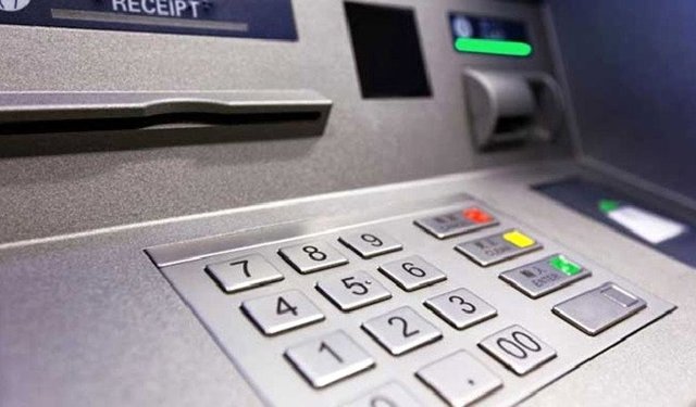 Uşak'ta yoğun olarak devam eden bankamatik memuru tartışmaları İzmir'in Karabağ ilçesinde de gündem oldu!