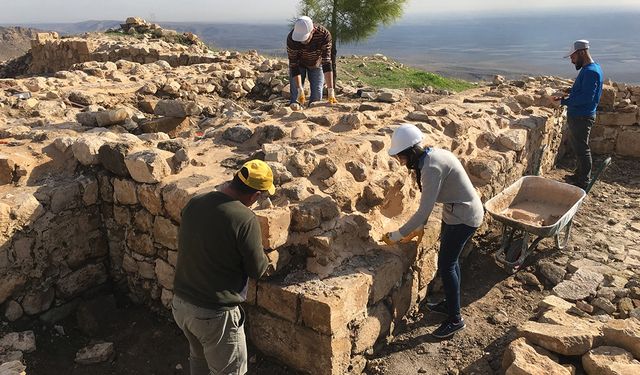 Kazılarda milattan önce 5 bin 700 yılına tarihlenen figürinler bulundu