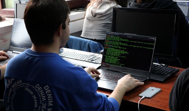 Siber Vatan'ın koruyucusu "beyaz şapkalı" hackerlar yetişiyor