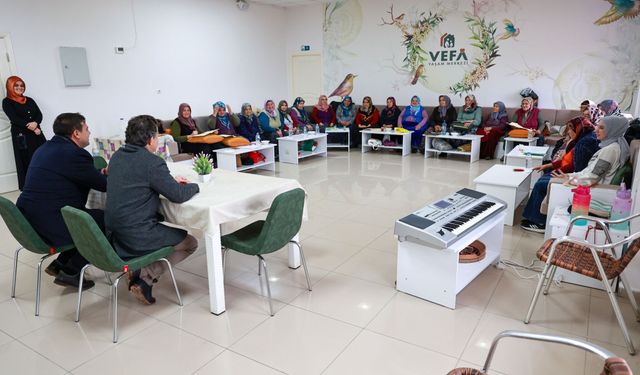 Uşak Belediyesi Vefa Merkezi yaşlılara hizmet veriyor