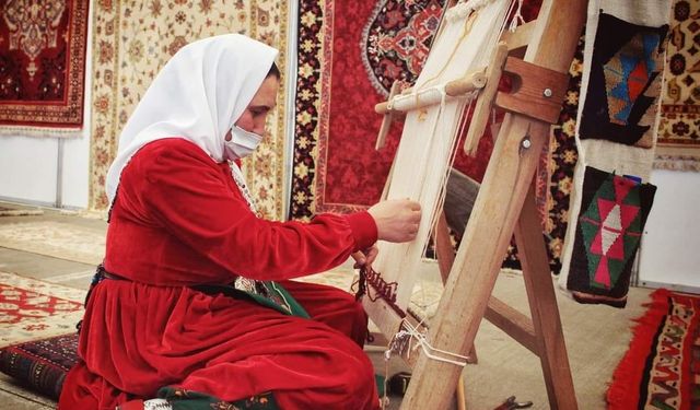 Devlet başkanlarına hediye edilen Uşak halısı için eşsiz bir eser daha!