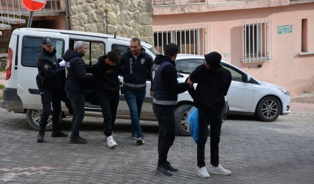 Kuyumcuyu soymaya çalışan 5 şüpheli tutuklandı
