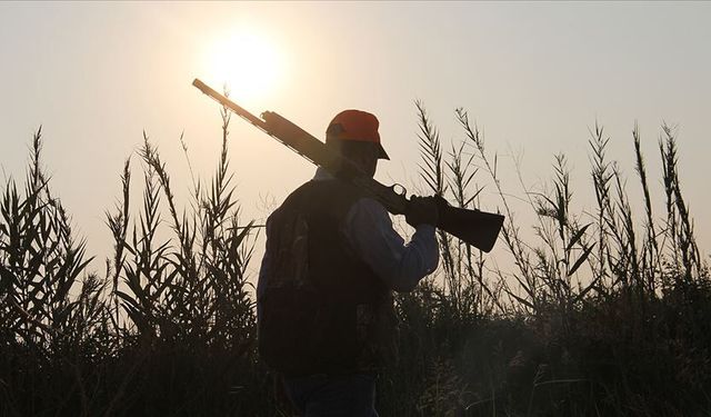 İzmir'de dronla tespit edilen kaçak avcılara ceza kesildi